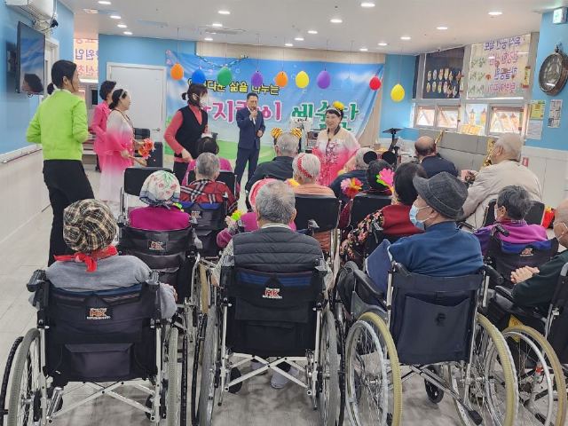 행복한요양복지관 2026-04-24