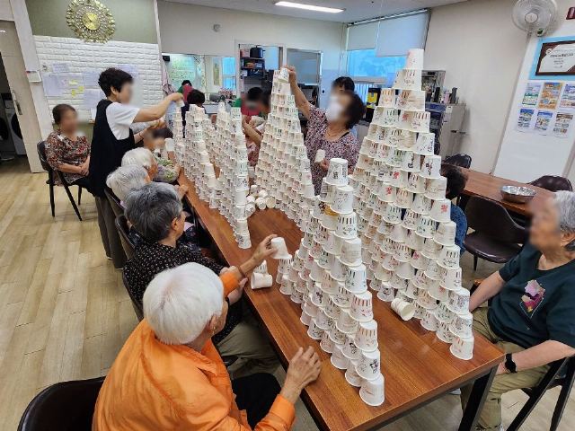 예천주간보호센터 탑쌓기기(인지 자체프로그램 ...