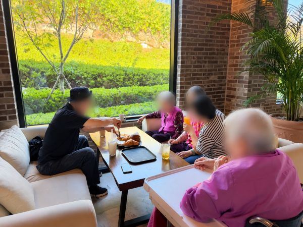 창원성심요양원 10월 까페 나들이