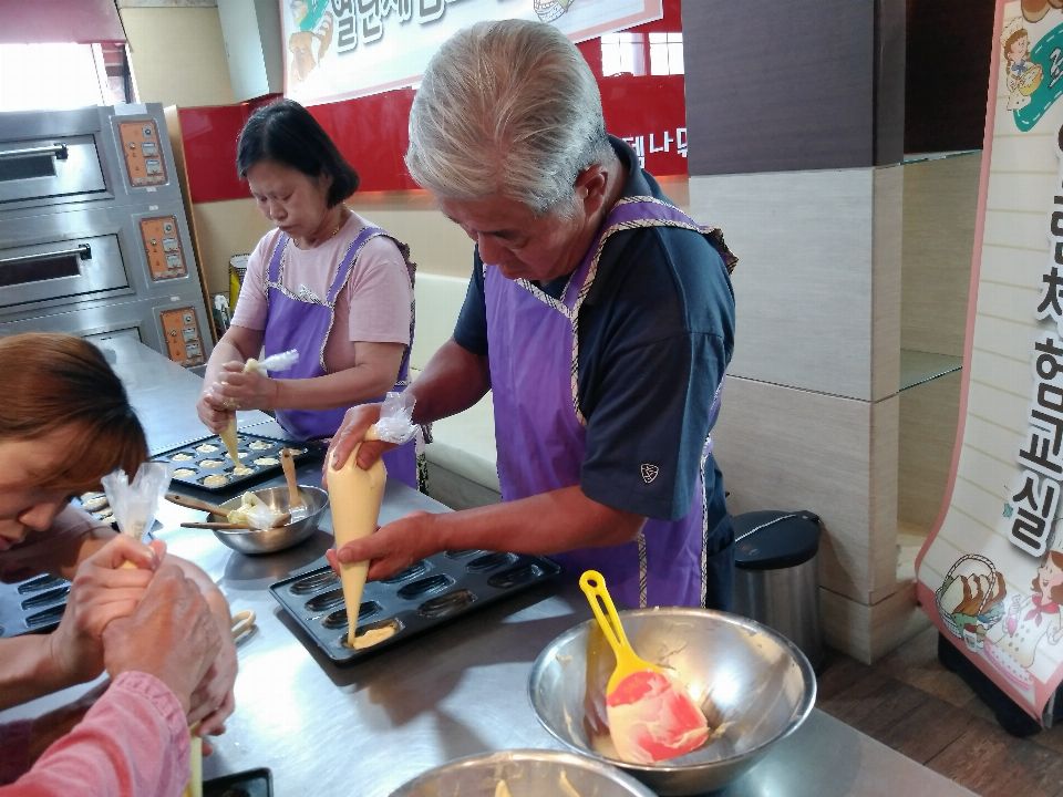 초원재가노인복지센터 제과.제빵만들기(9월14일 ...