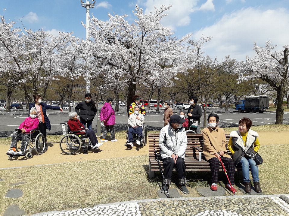 사랑가득한집재가노인복지센터 2019-04-08
