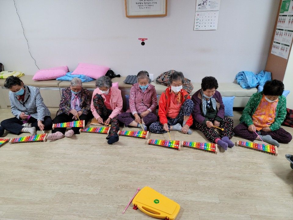 작은자재가노인복지센터 노래교실