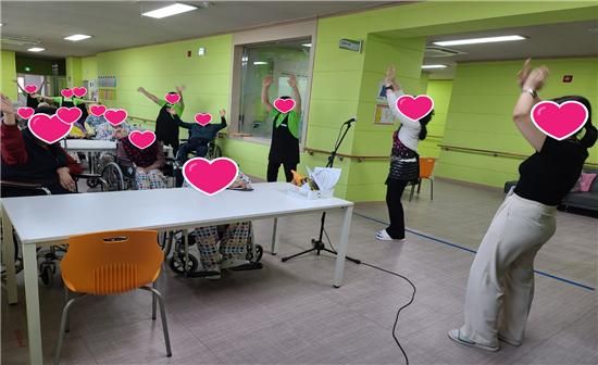김천효캐슬요양원 체조시간