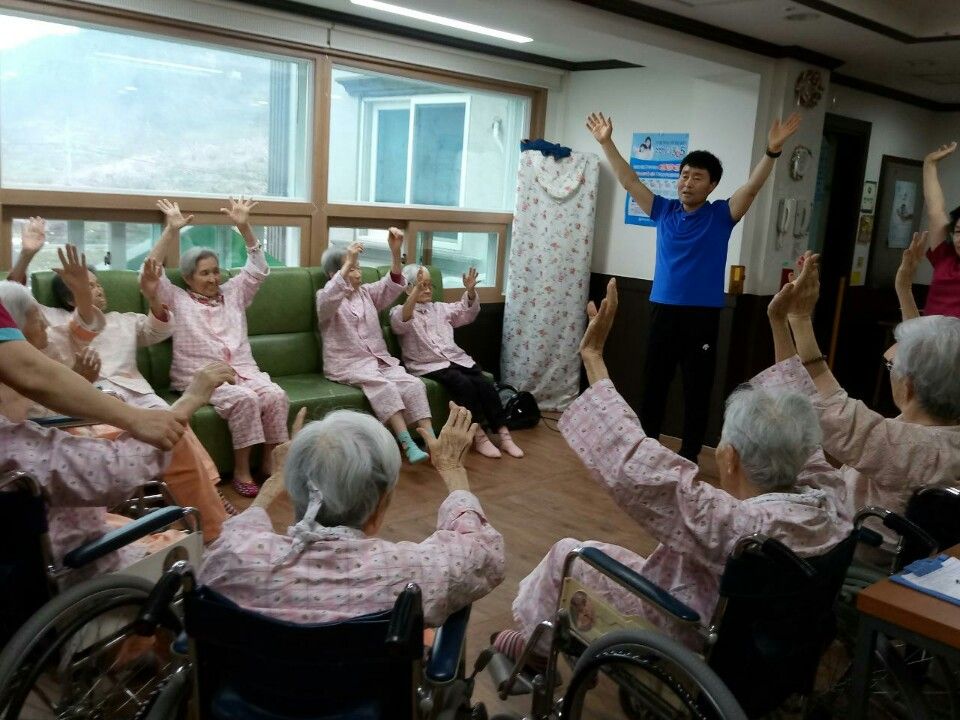 공덕의집 노인요양원 뇌자극 놀이치료