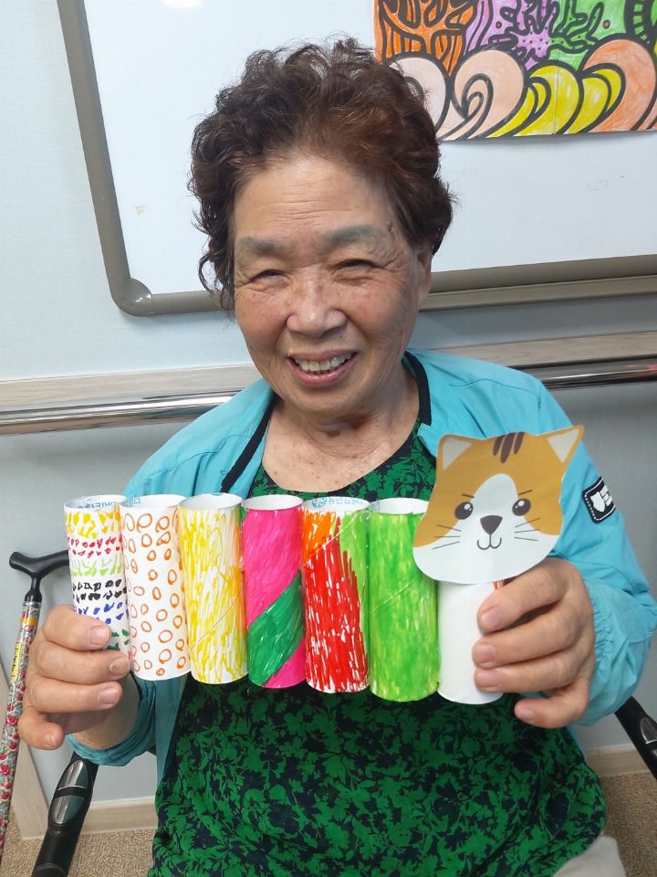 참사랑주간보호센터 프로그램] 휴지심 동물 만 ...