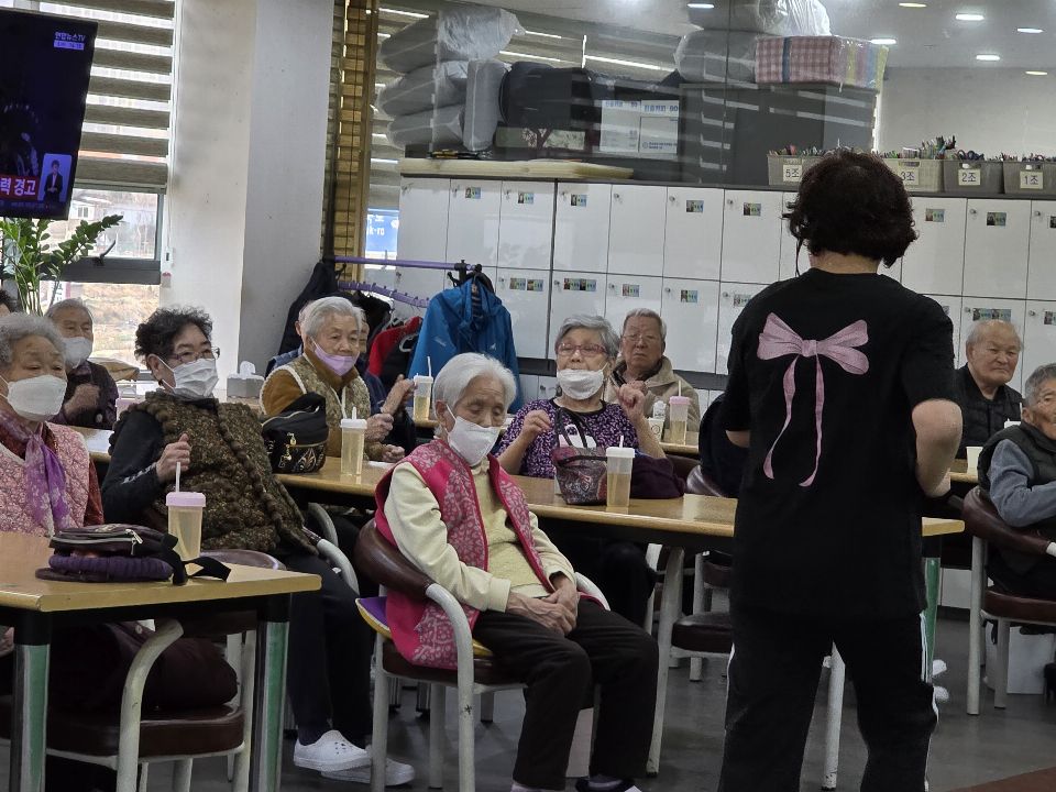 좋은재가노인복지센터 맞춤형 웃음치료