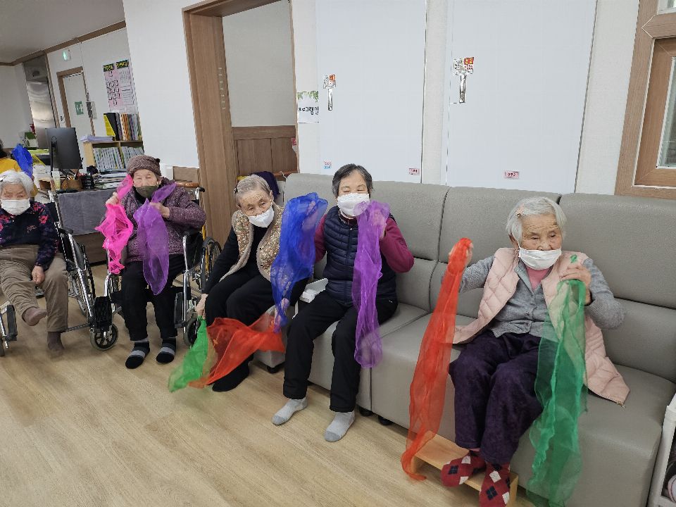 공덕의집노인통합지원센터 신체 프로그램-체조 및 건 ...