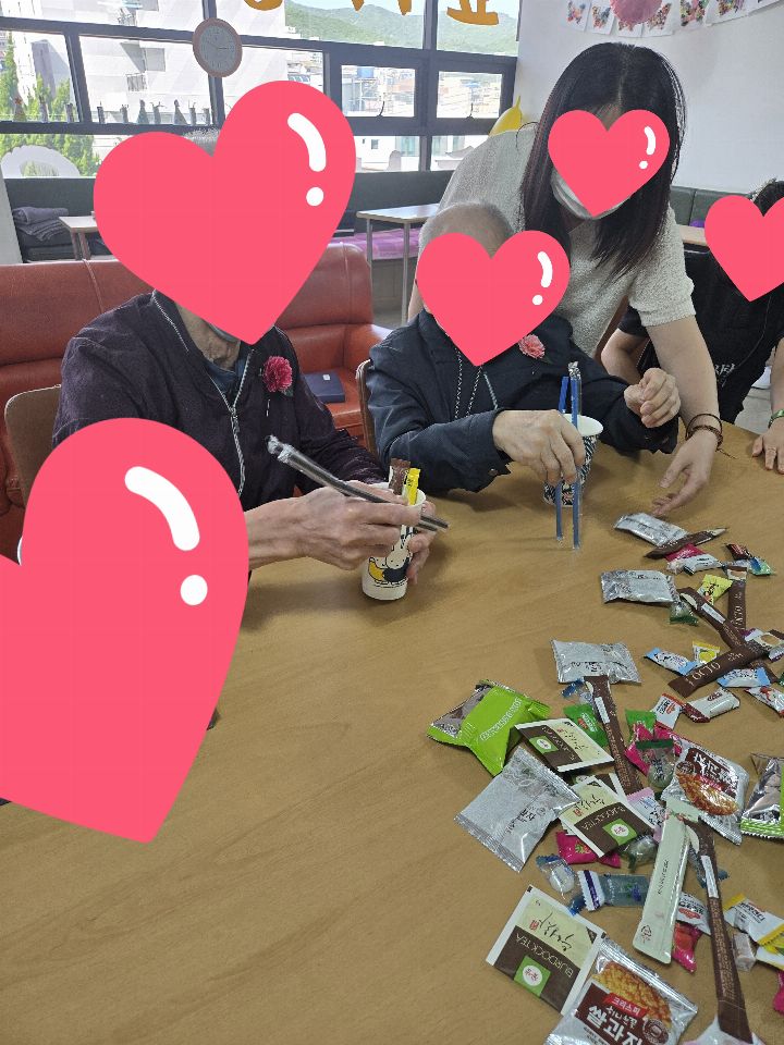 굿모닝주간보호센터 미술활동수업