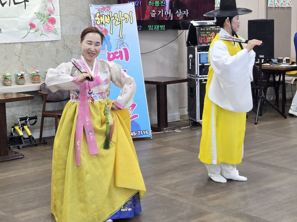 정평실버복지센터 재가장기요양기관 해바라기 공연단