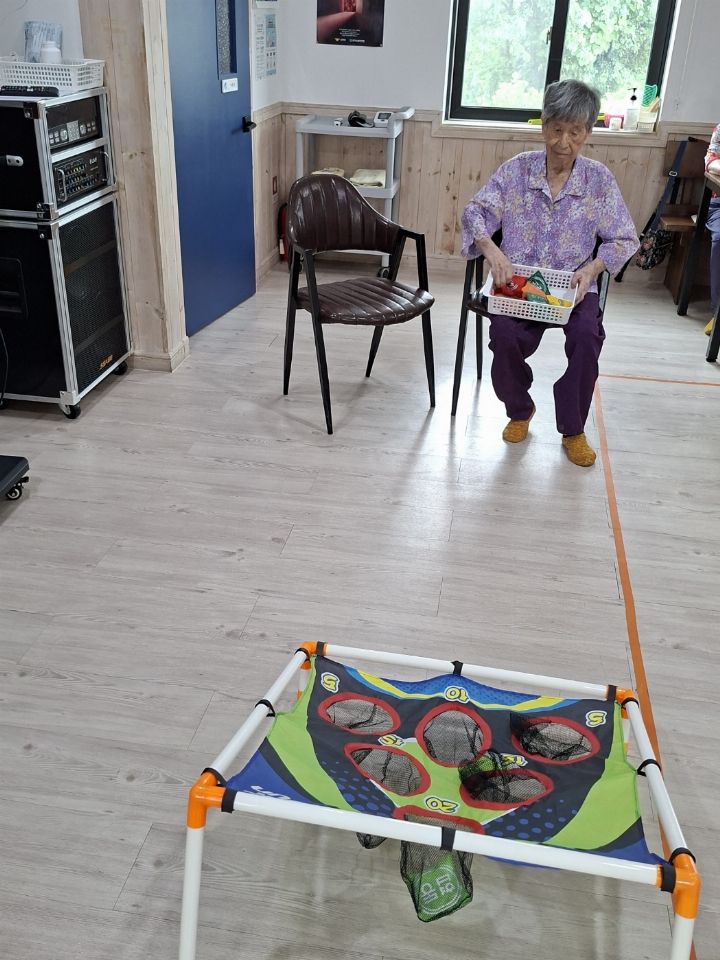 성균관어르신학교 오재미던지기