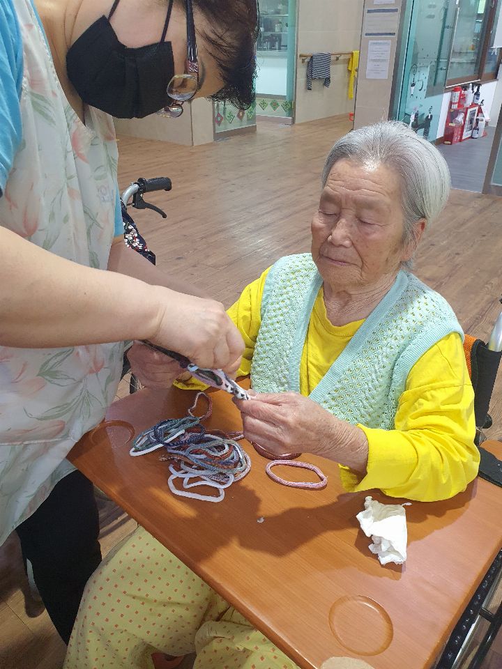 보람요양원 인지(양말목 받침 만들기 ...