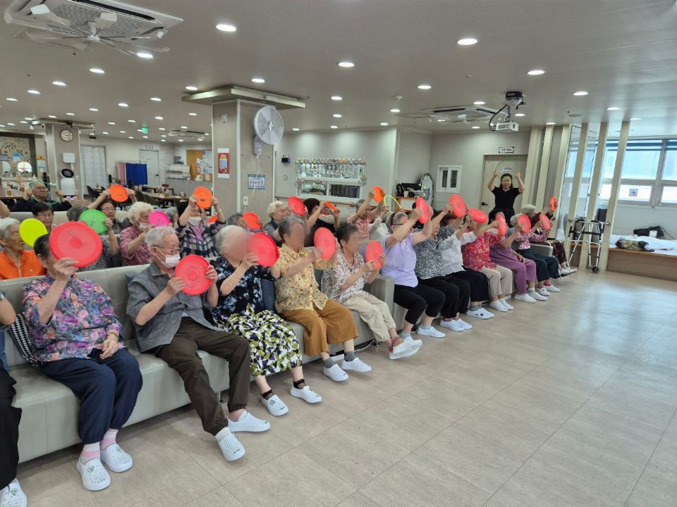 사랑가득 노인주간보호센터 2026-08-27
