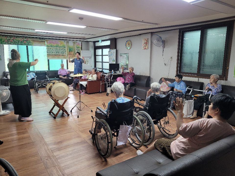 푸른초장요양원1 2026-08-19
