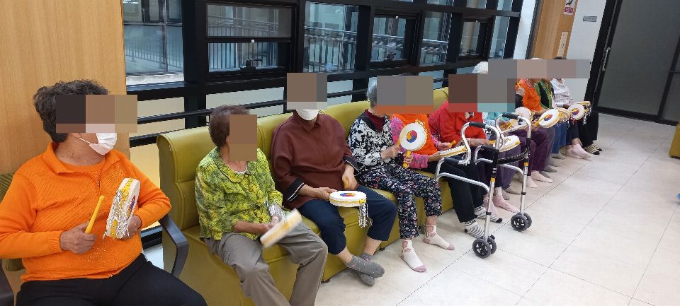 서천사랑통합케어센터 (주간보호) 원터치와 소고