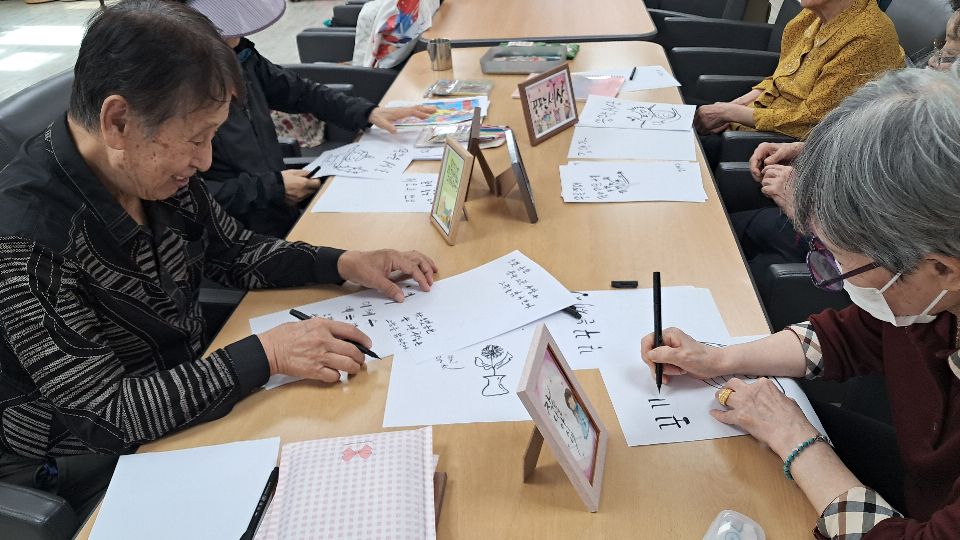 경산시재가노인지원센터 모디그로우-동아리활동